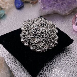3.4.26-27 Vintage Fire 🔥 Silvertone Filigree Pendant/ Brooch